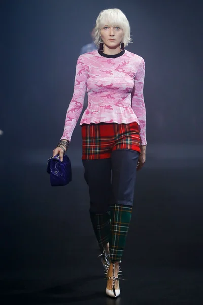 Look 13